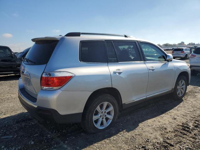 5TDZK3EH3BS031325 - 2011 TOYOTA HIGHLANDER BASE Plata foto 3
