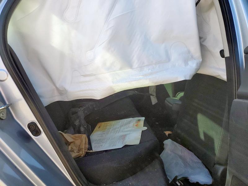 2HGFC2F57JH602070 - 2018 HONDA CIVIC LX Silber Foto 10