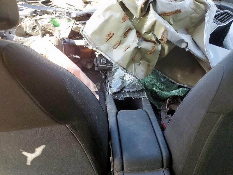 2HGFC2F57JH602070 - 2018 HONDA CIVIC LX Silber Foto 8