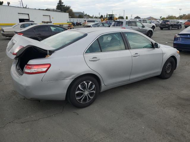 4T1BF3EK8BU212820 - 2011 TOYOTA CAMRY BASE Gümüş foto 3