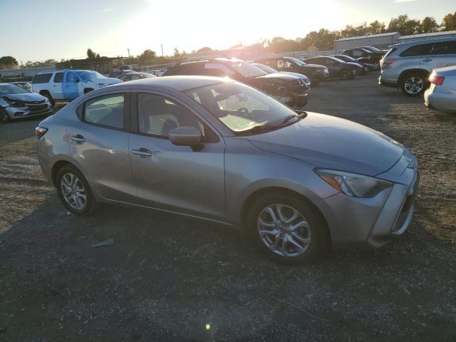 3MYDLBZV5GY136399 - 2016 TOYOTA SCION IA GRAY photo 4