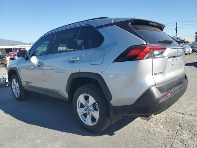 2T3W1RFV4MC095518 - 2021 TOYOTA RAV4 XLE Boz foto 2