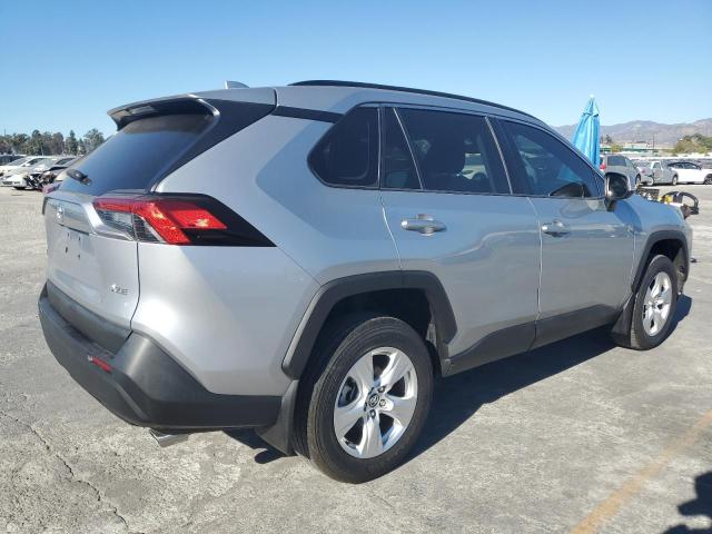 2T3W1RFV4MC095518 - 2021 TOYOTA RAV4 XLE Boz foto 3