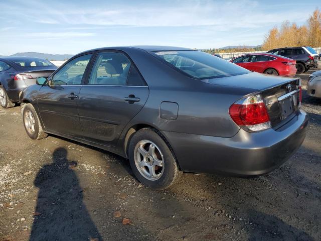 JTDBE30K953024428 - 2005 TOYOTA CAMRY LE GRAY photo 2
