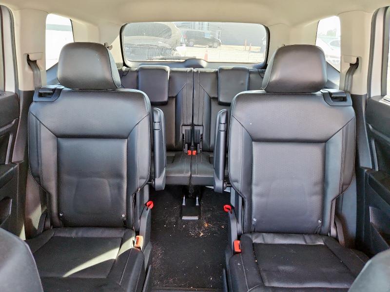 1V2KR2CA4JC566286 - 2018 VOLKSWAGEN ATLAS SE Silber Foto 10