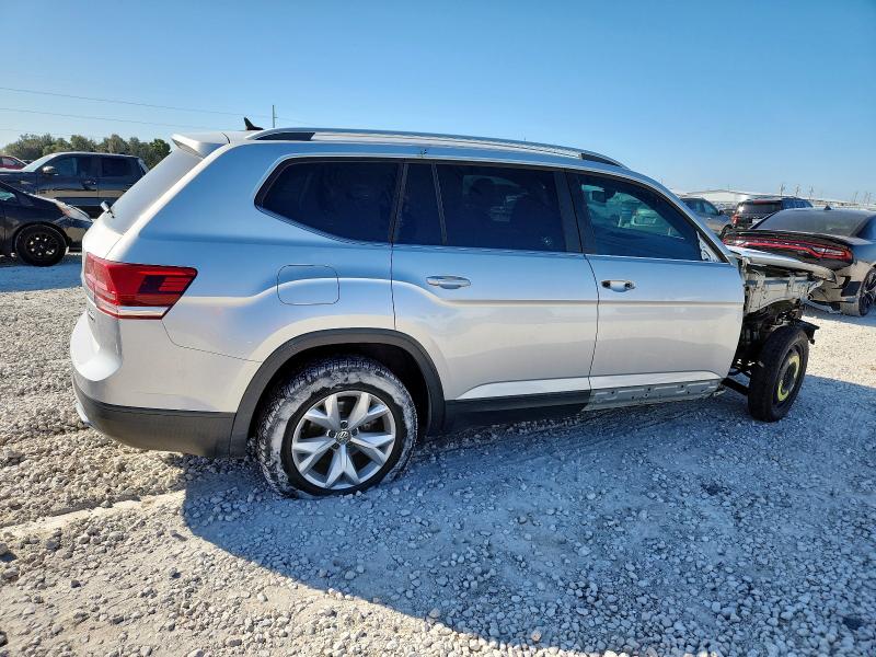 1V2KR2CA4JC566286 - 2018 VOLKSWAGEN ATLAS SE Silber Foto 3