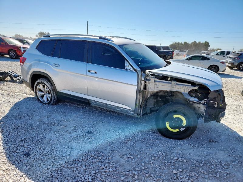 1V2KR2CA4JC566286 - 2018 VOLKSWAGEN ATLAS SE Silber Foto 4
