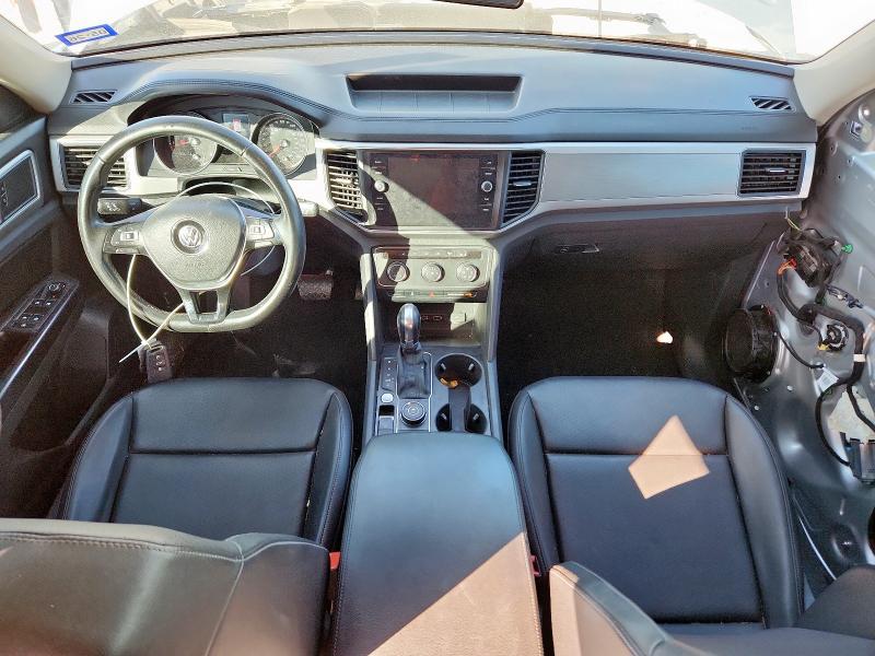 1V2KR2CA4JC566286 - 2018 VOLKSWAGEN ATLAS SE Silber Foto 8