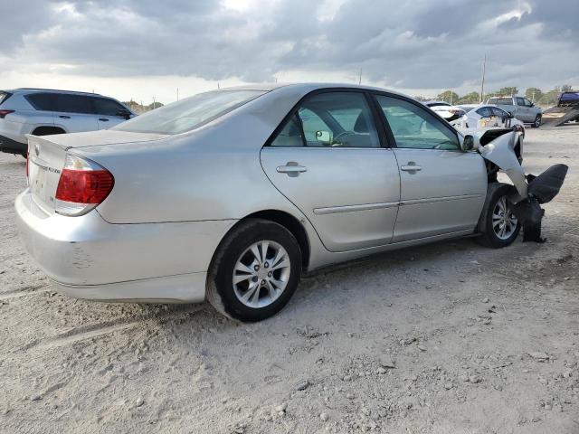 4T1BF32K15U100336 - 2005 TOYOTA CAMRY LE SILVER photo 3