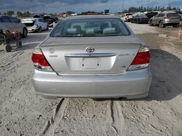 4T1BF32K15U100336 - 2005 TOYOTA CAMRY LE SILVER photo 6