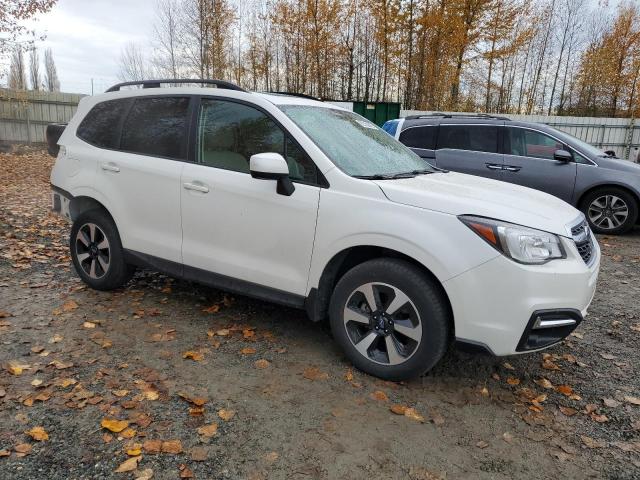 JF2SJAEC8JH566877 - 2018 SUBARU FORESTER 2.5I PREMIUM أبيض صورة 4