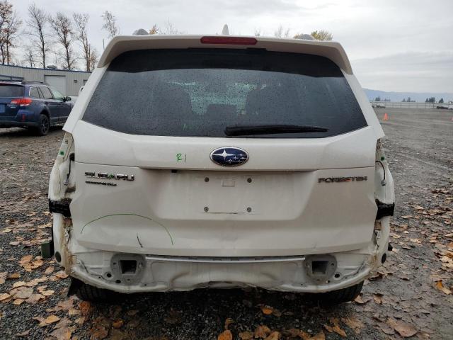 JF2SJAEC8JH566877 - 2018 SUBARU FORESTER 2.5I PREMIUM أبيض صورة 6