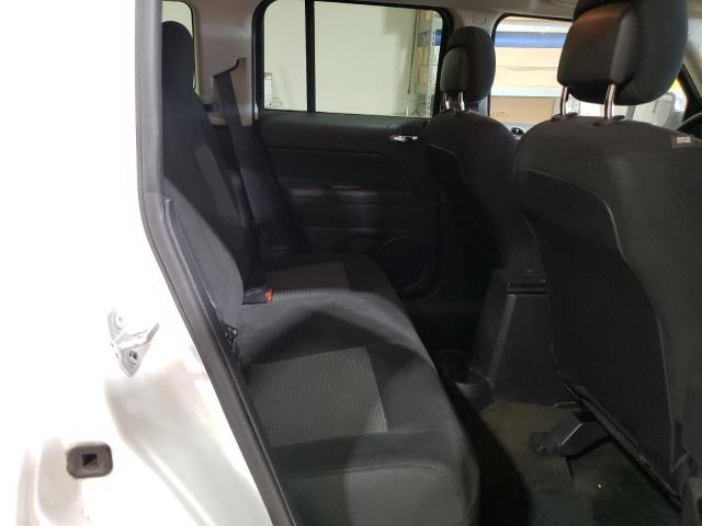 1C4NJRBB8GD650798 - 2016 JEEP PATRIOT SPORT Blanc photo 11