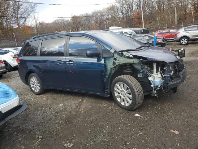 5TDDK3DC9BS021737 - 2011 TOYOTA SIENNA XLE 青色 照片 4