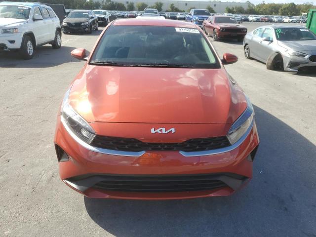 3KPF24AD9NE429519 - 2022 KIA FORTE FE RED photo 5