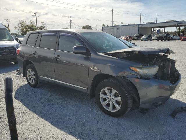 5TDZK3EH8DS095203 - 2013 TOYOTA HIGHLANDER BASE Մոխրագույն լուսանկար 4