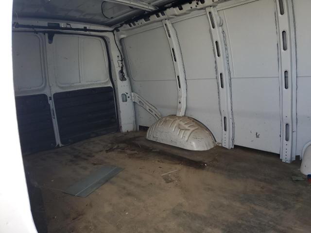 1GCWGAFG6K1208669 - 2019 CHEVROLET EXPRESS G2 Белый фото 10