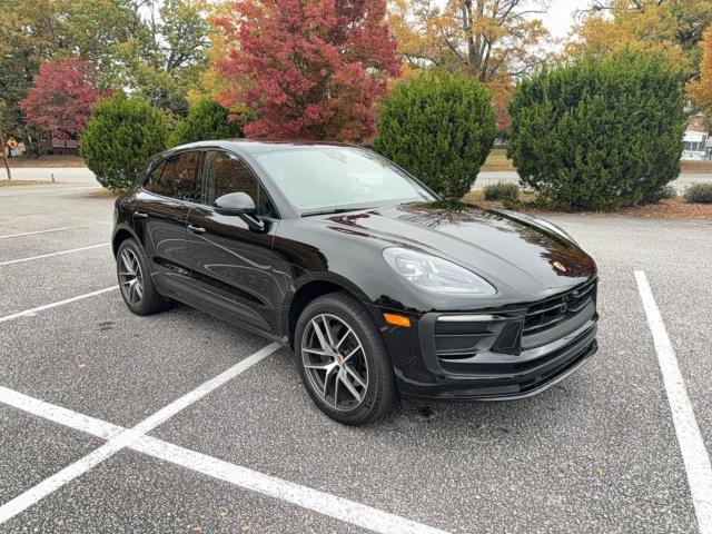 2024 PORSCHE MACAN BASE, null