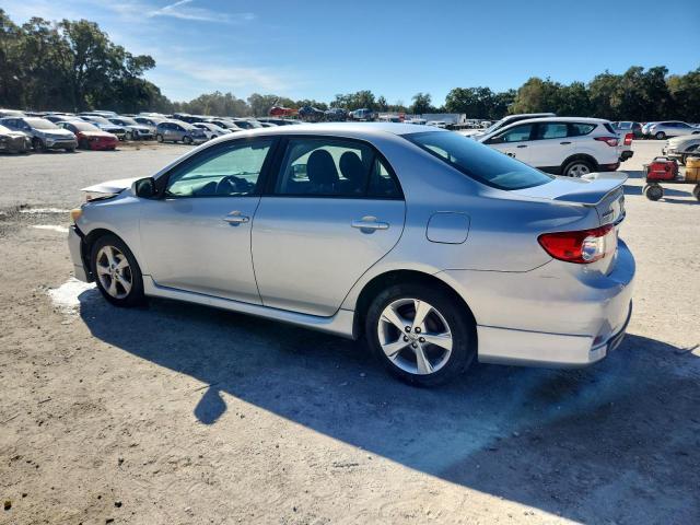 5YFBU4EE2DP139132 - 2013 TOYOTA COROLLA BASE Күміс фото 2