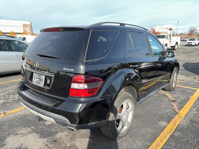 4JGBB22E98A384644 - 2008 MERCEDES-BENZ ML 320 CDI BLACK photo 4