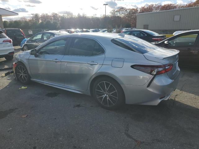 4T1G11BK9NU068681 - 2022 TOYOTA CAMRY SE SILVER photo 2
