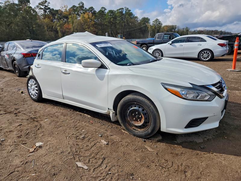 1N4AL3AP9JC225953 - 2018 NISSAN ALTIMA 2.5 თეთრი ფოტო 4