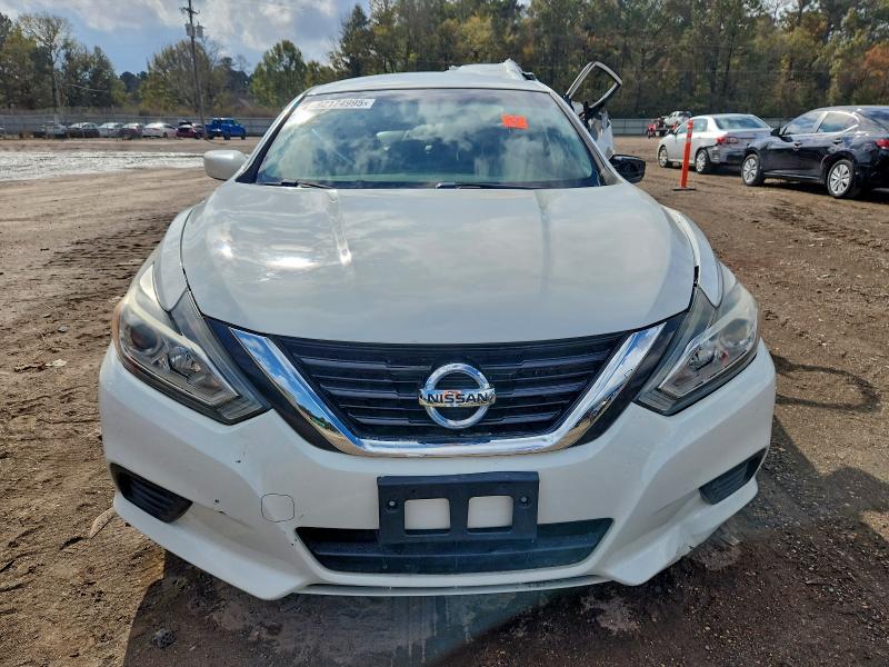 1N4AL3AP9JC225953 - 2018 NISSAN ALTIMA 2.5 თეთრი ფოტო 5