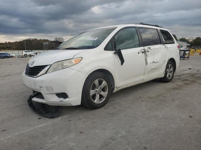 2013 TOYOTA SIENNA LE, 