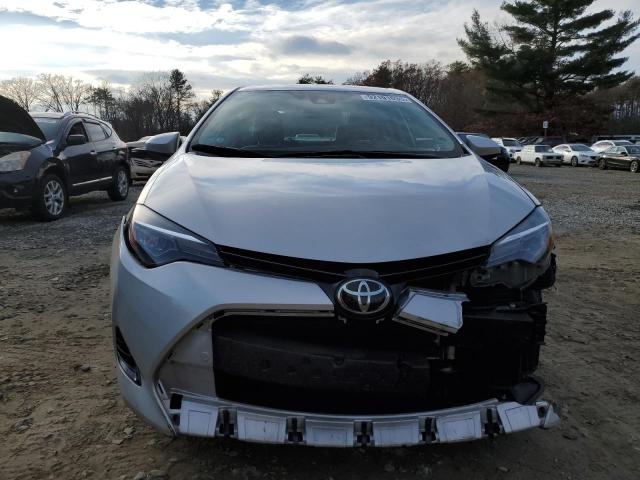 2T1BURHE6JC032122 - 2018 TOYOTA COROLLA L Gümüş foto 5