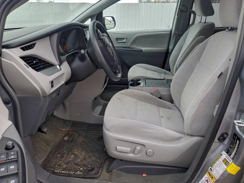 5TDJK3DC2GS145231 - 2016 TOYOTA SIENNA LE SILVER photo 7