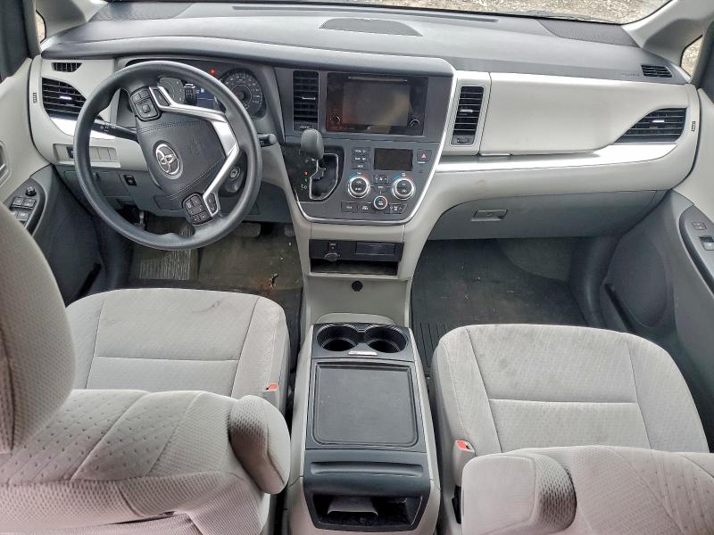 5TDJK3DC2GS145231 - 2016 TOYOTA SIENNA LE SILVER photo 8