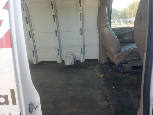 1GCGG25V941203852 - 2004 CHEVROLET EXPRESS WHITE photo 11