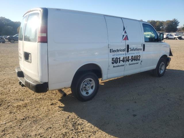 1GCGG25V941203852 - 2004 CHEVROLET EXPRESS WHITE photo 3