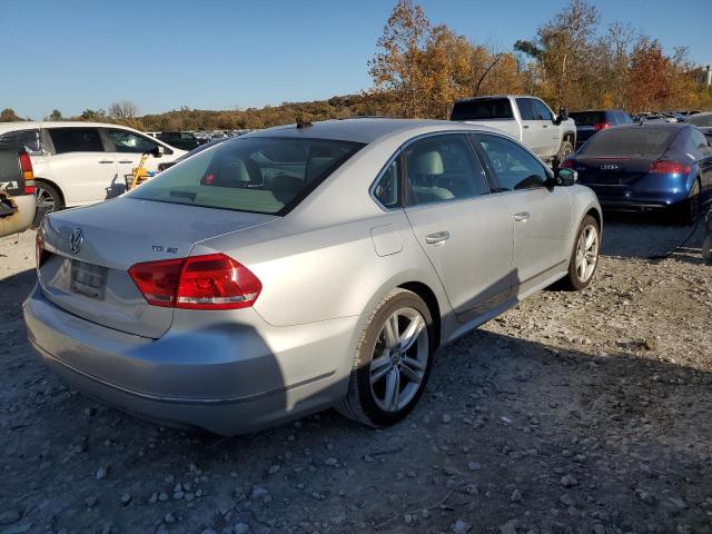 1VWBN7A39EC078002 - 2014 VOLKSWAGEN PASSAT SE ვერცხლისფერი ფოტო 3