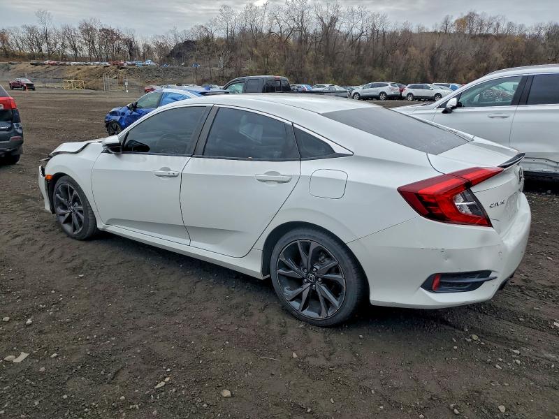 2HGFC2F84LH556419 - 2020 HONDA CIVIC SPORT WHITE photo 2
