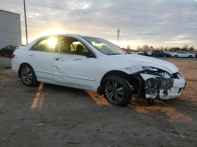 1HGCM56885A065368 - 2005 HONDA ACCORD EX WHITE photo 4