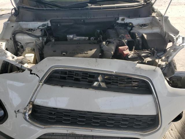 4A4AP3AU8FE059448 - 2015 MITSUBISHI OUTLANDER ES WHITE photo 11