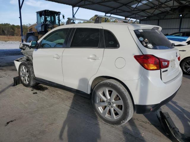 4A4AP3AU8FE059448 - 2015 MITSUBISHI OUTLANDER ES WHITE photo 2