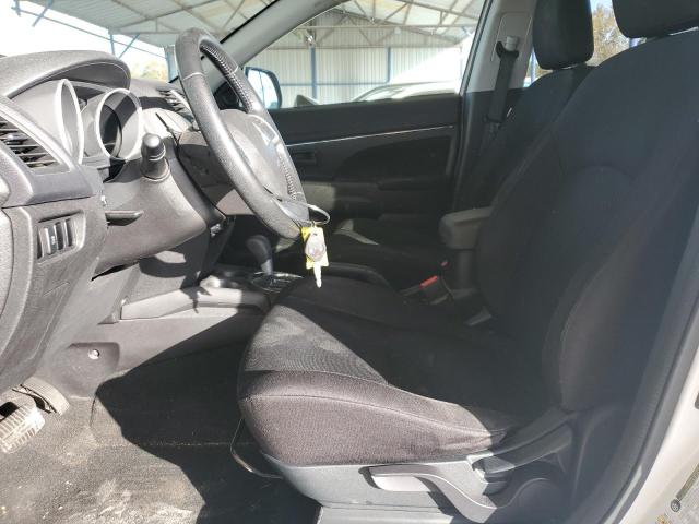 4A4AP3AU8FE059448 - 2015 MITSUBISHI OUTLANDER ES WHITE photo 7