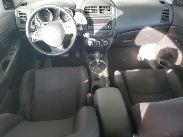 4A4AP3AU8FE059448 - 2015 MITSUBISHI OUTLANDER ES WHITE photo 8