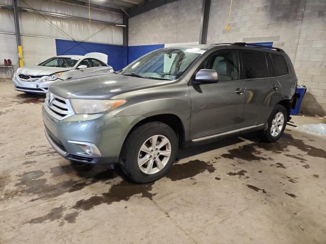 2011 TOYOTA HIGHLANDER BASE, null
