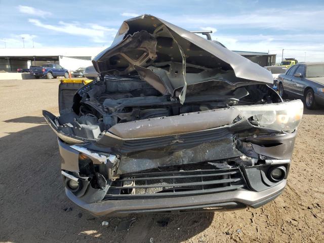 JA4AR3AU3HZ042905 - 2017 MITSUBISHI OUTLANDER ES ნაცრისფერი ფოტო 5