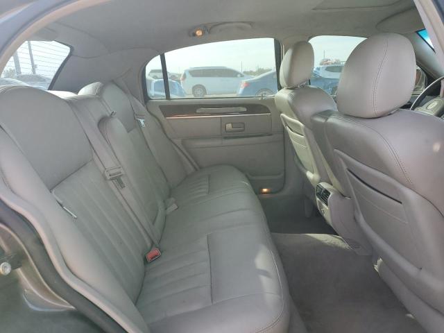 1LNHM81W54Y627725 - 2004 LINCOLN TOWN CAR EXECUTIVE SILVER photo 10