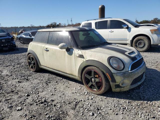 WMWMF73579TW84926 - 2009 MINI COOPER S WHITE photo 4