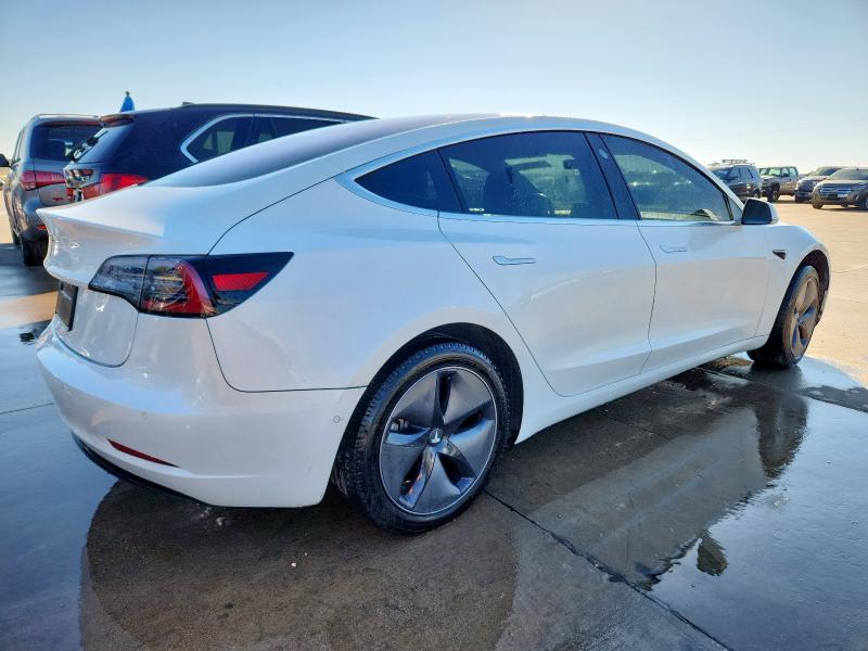 5YJ3E1EA5JF162344 - 2018 TESLA MODEL 3 WHITE photo 3