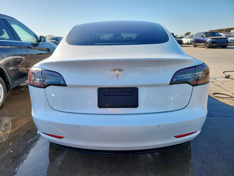 5YJ3E1EA5JF162344 - 2018 TESLA MODEL 3 WHITE photo 6