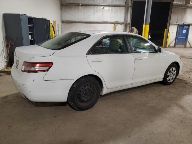 4T1BF3EK0AU570170 - 2010 TOYOTA CAMRY BASE WHITE photo 3