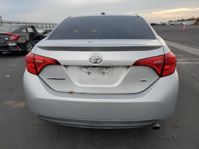 5YFBURHE8HP603538 - 2017 TOYOTA COROLLA L ვერცხლისფერი ფოტო 6