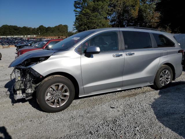 2025 TOYOTA SIENNA XLE, 