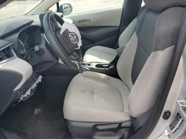 5YFEPMAE6NP319581 - 2022 TOYOTA COROLLA LE SILVER photo 7